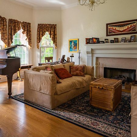 Exquisite Victorian Apartment Springfield Bagian luar foto